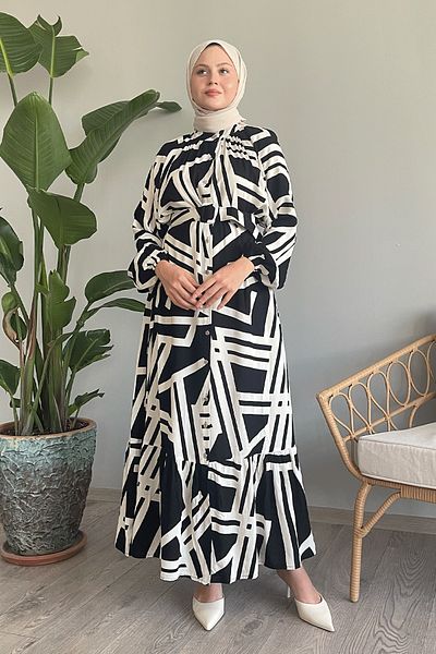 InStyle Μαύρο φόρεμα βισκόζης - Λεπτομέρεια με ρίγα και ζώνη