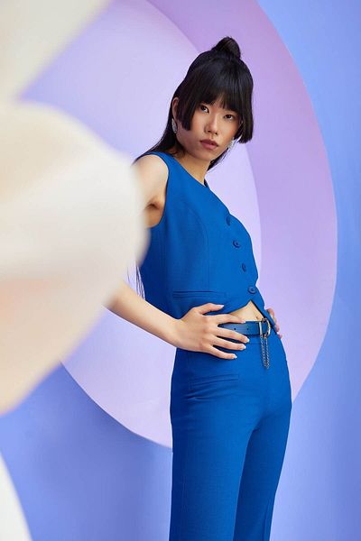 blouzella Vestă țesătă indigo cu decolteu în V elegant