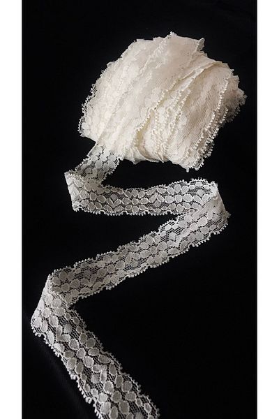 Ozpas 5m Lycra Lace Cream Intermediate Strip - 2.5cm