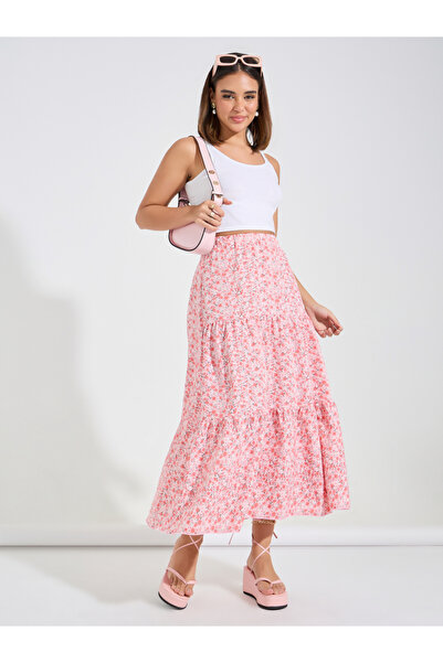 Luxewave By Styli تنورة ماكسي متعددة الطبقات بطبعة ديتسي