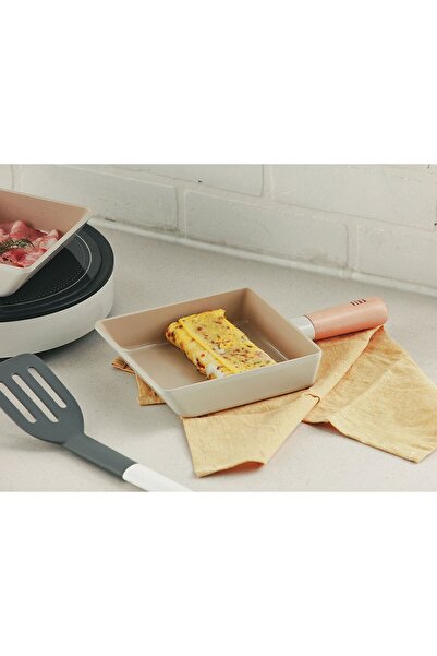 NEOFLAM Fika Alüminyum Döküm Cam Kapaklı 18 Parça Tencere & Tava Seti Bej15t16s18d22k22d24k26d24t26t28g29t