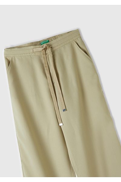 United Colors of Benetton Beige Women's Trousers - 100% Liyosel, Pleated and Buttoned