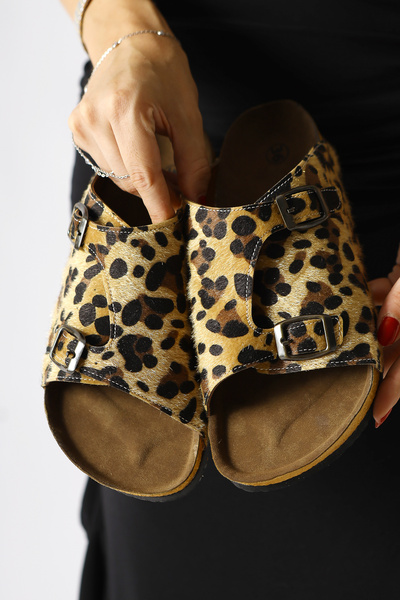 Limoya Christella Leopard Suede Papuci de damă cu cataramă dublă, produs de oportunitate