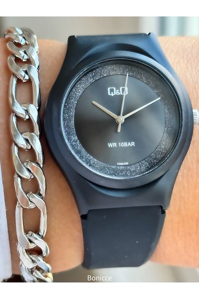 Q&Q Black Retro Wristwatch Bracelet - Silicone Cord Women's Design