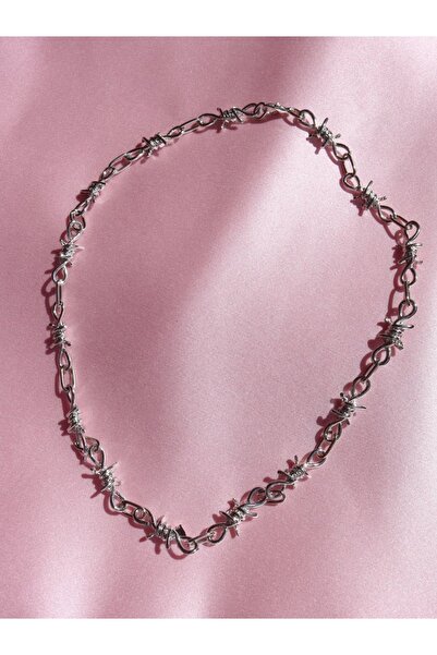 Reorah Collection قلادة شائكة من الدانتيل