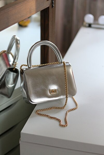 Moom Bag Geantă de umăr cu mâner din piele moale, argintie, strălucitoare