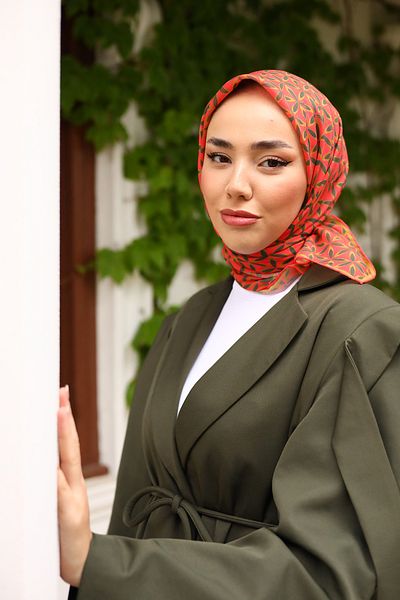Silk Home وشاح رأس ناعم من القطن الرقيق بنمط الأزهار