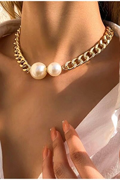 muptejewelry قلادة ذهبية من الفولاذ مع تفاصيل اللؤلؤ