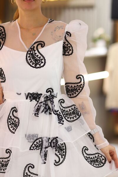 MOI ANGEL Kadın Beyaz Şal Desen Organze Kumaş Kat Kat Etekli Kuşaklı Tül Abiye Düğün Nişan Nikah Mevlüt Elbise