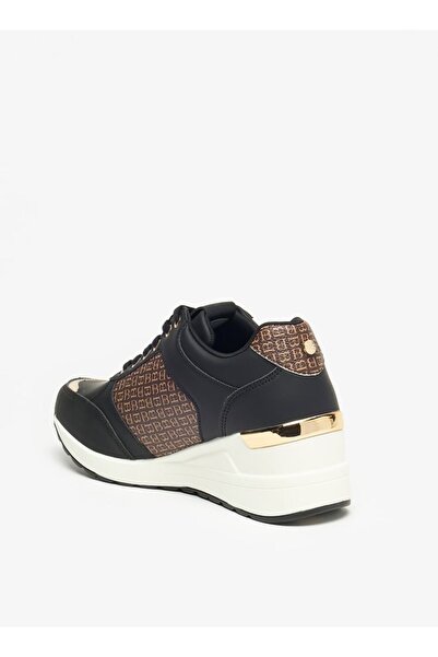 Flora Bella by Shoexpress حذاء رياضي بطبعة مونوغرام من فلورا بيلا مع رباط للإ...