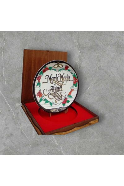 ST CREATIVE KİŞİYE ÖZEL TASARIMLI, AHŞAP KUTULU, KALİGRAFİ SANATI İLE YAZILI HEDİYELİK PORSELEN  TABAK