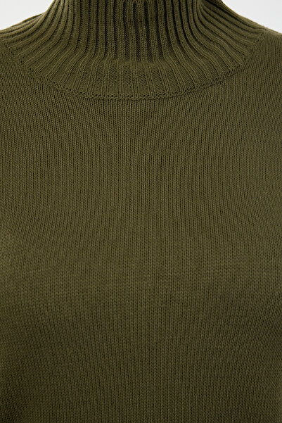 Trendyol Curve Пуловер з водолазкою з капюшоном хакі TBBAW23AN00136