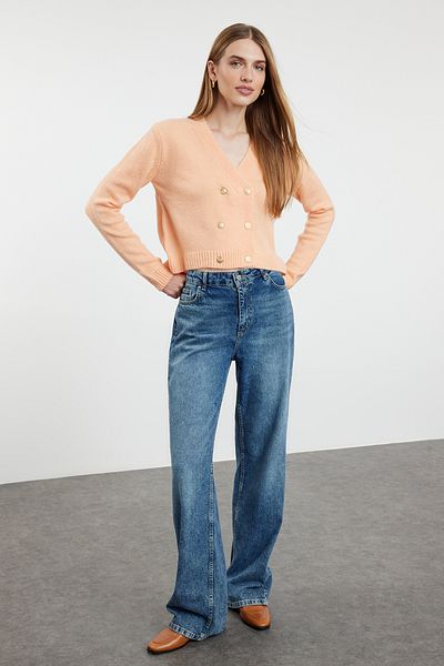 Trendyol Collection Svetle oranžový pletený svetr s měkkou texturou - dvouřadý límec Twoaw25Hi00052