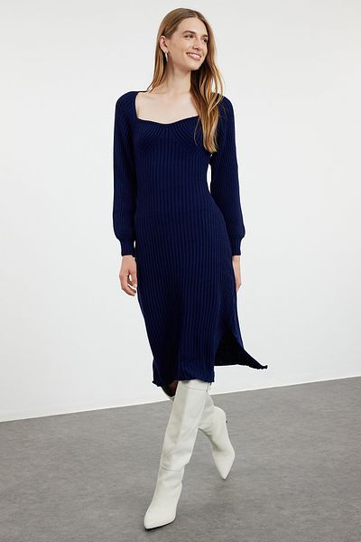 Trendyol Collection Szívgalléros sötétkék Midi kötöttáru ruha - TWOAW24EL00212