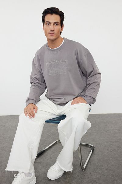 Trendyol Collection Γκρι Oversize/Wide Cut City Κεντημένο Φούτερ χωρίς αποχρώσεις TMNAW25SW00054