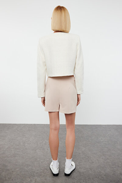 Trendyol Collection Skládaná béžová kraťasová sukně - TWOAW24SR00014