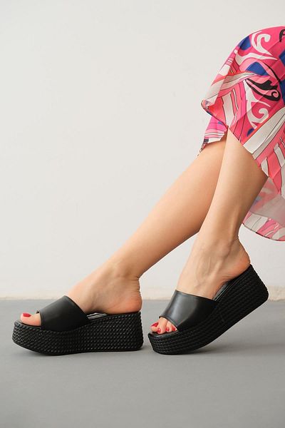 TOPUK Danielle Black Straw Look Sole Wedge Heel Slippers