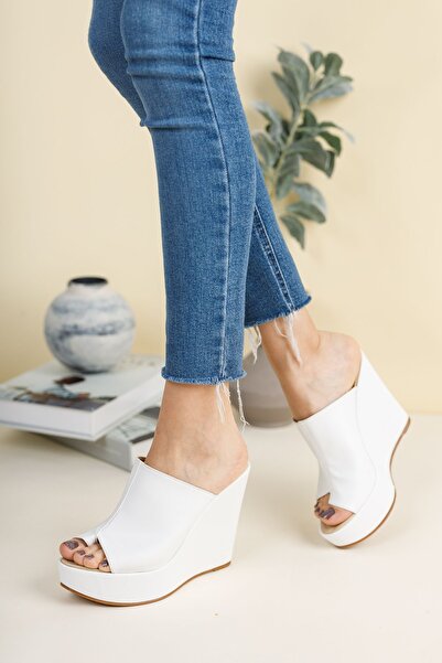 Ayakkabı Ateşi Beyaz Cilt Parmak Arası Dolgu Topuklu Kadın Terlik