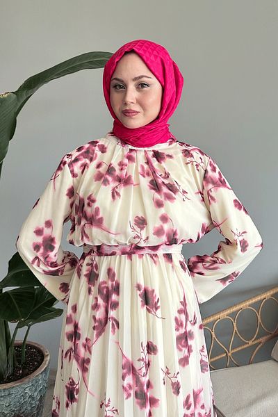 InStyle Fuchsiafarbenes Chiffonkleid mit Batikmuster und Blumenmuster