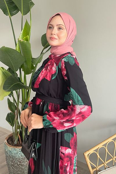 InStyle Rochie din șifon neagră - model floral colorat