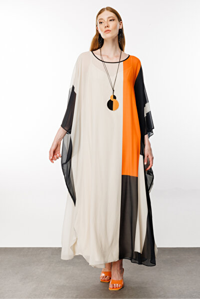 Nefeli فستان شيفون بيج - كم خفاش