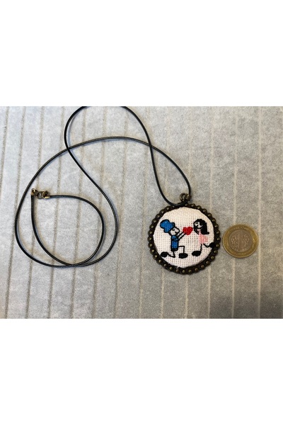 Asiaxesuar Kanaviçe Etamin İşlemeli Kolye