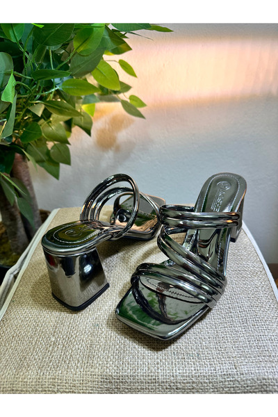 PACSHE Thick Heeled Patent Leather Slippers - Spiral Banded