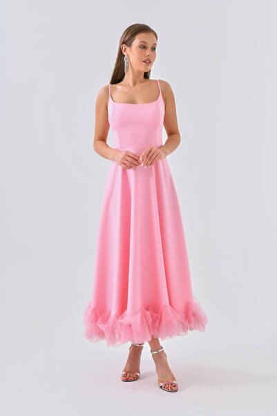 gizzmoda KADIN ETEĞİ TÜL DETAYLI ASKILI MİDİ BOY ABİYE ELBİSE