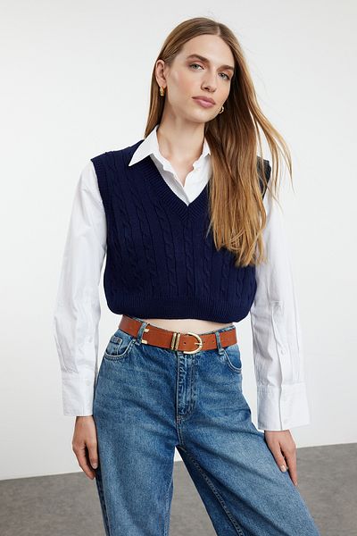 Trendyol Collection Marineblauer kurzer Strickpullover mit V-Ausschnitt - TWOAW22BZ0049