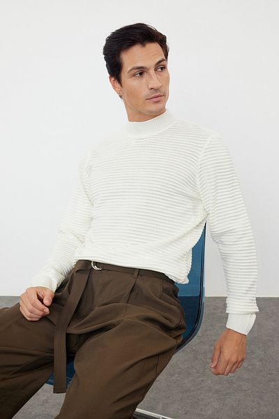 Trendyol Collection Μισό ζιβάγκο - Πλεκτό πουλόβερ με υφή εκρού Slim Fit TMNAW20LS0012