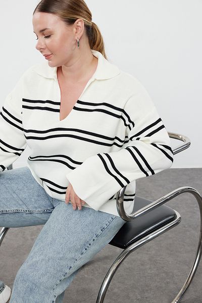 Trendyol Curve Ecru Striped Knitwear Sweater TBBAW24AN00013