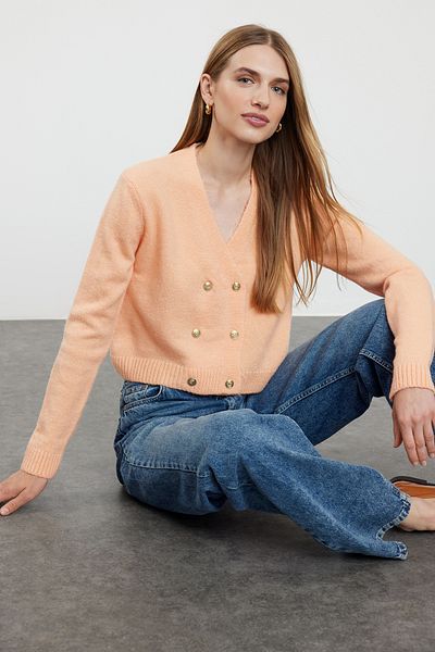 Trendyol Collection Svetle oranžový pletený svetr s měkkou texturou - dvouřadý límec Twoaw25Hi00052