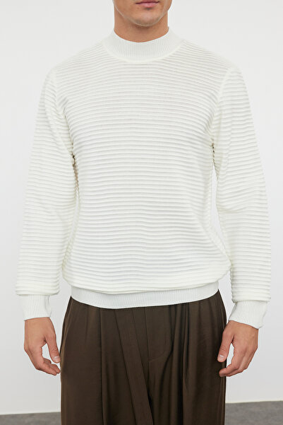 Trendyol Collection Светр з напівводолазкою з текстурованим трикотажем кольору екрю, тонкий трикотажний светр TMNAW20LS0012