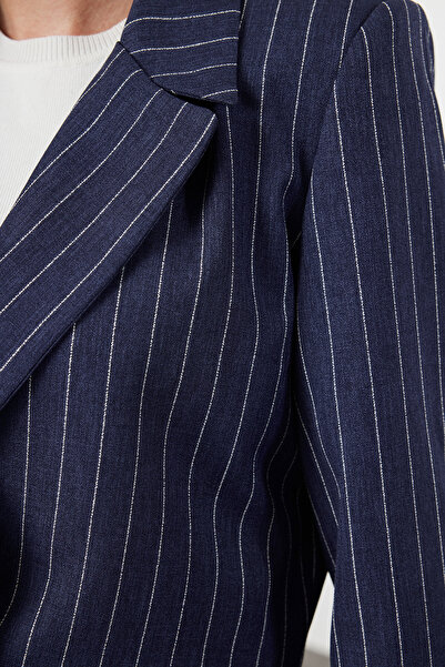 Trendyol Collection Navy Blue Striped Regular Crop Blazer - TWOSS23BC00029