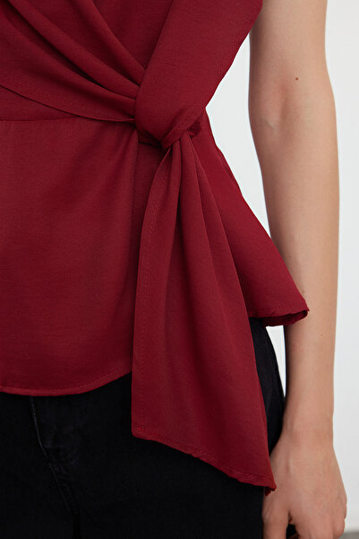 Kolekcia Trendyol Tkaná bordová blúzka - detail uzla, TWOAW25BZ00046