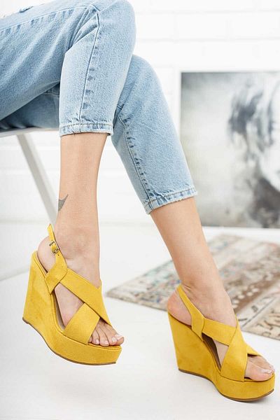 Ayakkabı Ateşi Pantofi cu toc cu pană de 12 cm, reglabili lateral, de culoare muștar