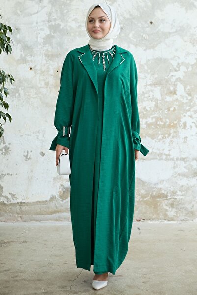 InStyle طقم كتان أخضر زمردي - فستان بتفاصيل حجرية