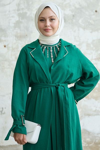 InStyle طقم كتان أخضر زمردي - فستان بتفاصيل حجرية