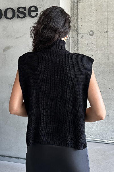 MODAGEN Pulover negru din tricotaje - guler vertical și jumătate de fermoar