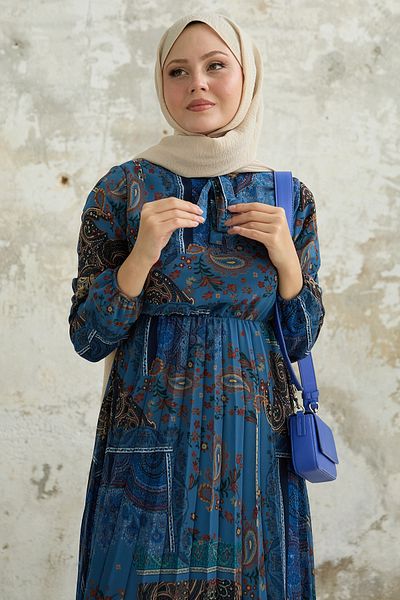 InStyle Rochie albastră din șifon cu imprimeu șal Viera, cu guler cu curea