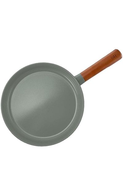 NEOFLAM Cast Iron 28 Cm Wooden Handle Pan