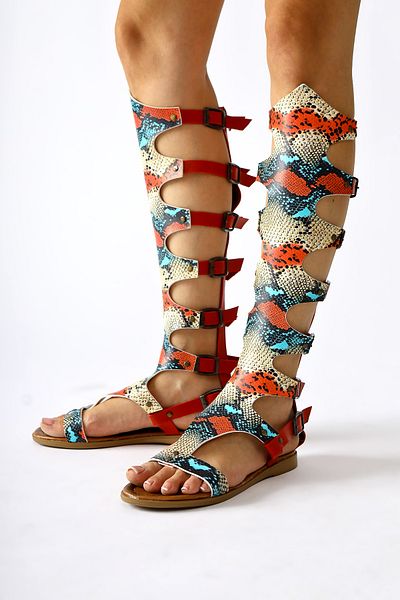 Limoya Sandale Gladiator pentru femei, din piele naturală Lilith, de culoare roșie, cu model sub genunchi