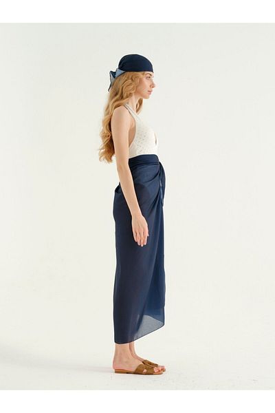 BROWN SARTO NAVY BLUE FLAT PAREO - Elegant and Comfortable Design
