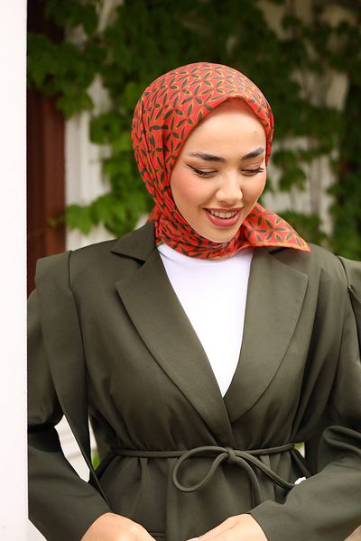 Silk Home وشاح رأس ناعم من القطن الرقيق بنمط الأزهار