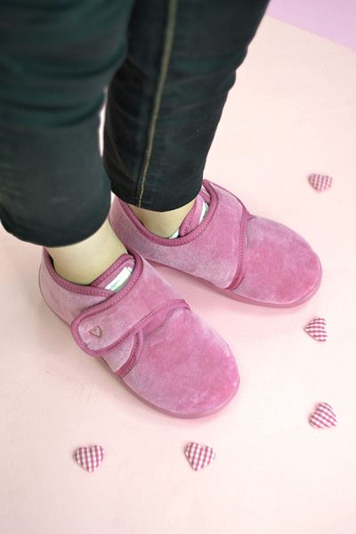 First Step Dried Rose Heart Embroidered Girl's Velcro Panduf-F-731
