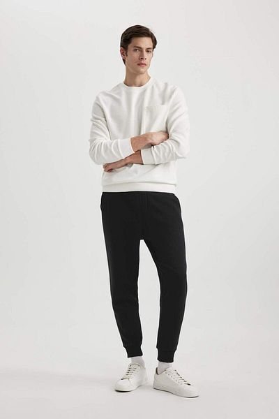 DeFacto Regular Fit Pocketed Jogger Sweatpants - Thick, Lace-Up and Elastic Legs A6470Ax23Au