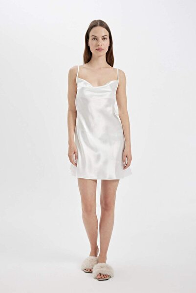 DeFacto Fall In Love Regular Fit Degaje Yaka Bride Saten Gecelik