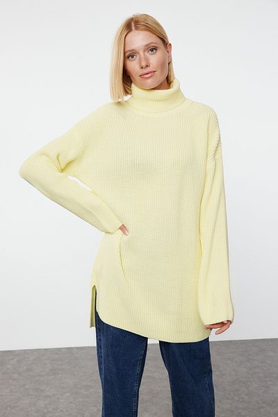 Kolekcia Trendyol Svetložltý pletený sveter s rolákom – Wide Fit Twoaw25Kz00131