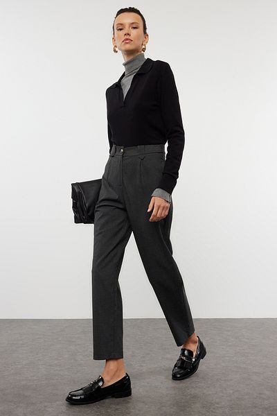 Trendyol Collection Anthrazitfarbene Karottenhose mit hoher Taille und gewebtem Polyviskonstoff TWOSS22PL0280