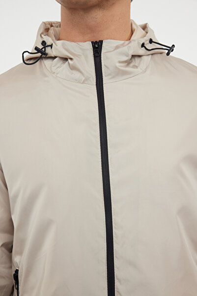 Trendyol Collection Sezónní bunda s kapucí v barvě kamene - Pláštěnka a větrovka Detailní Tmnaw25Mo00026